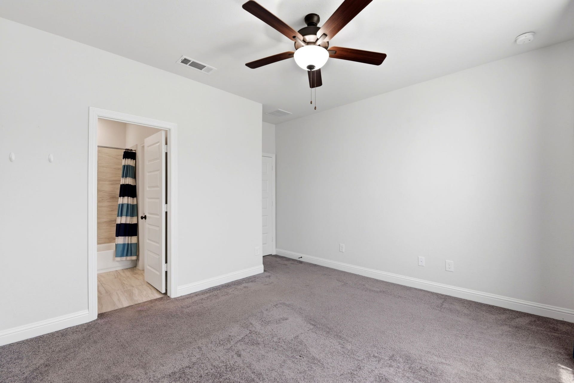 10062 S Goshawk Trail, Conroe, TX 77385 10062 S Goshawk Trail, Conroe, TX 77385