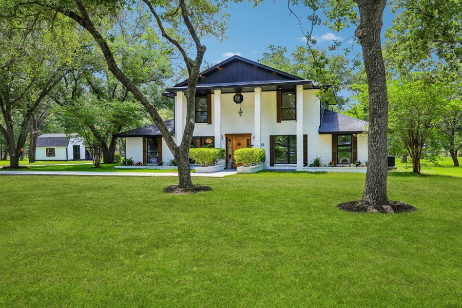 Property photo for 98 Pin Oak Lane, Hempstead, TX