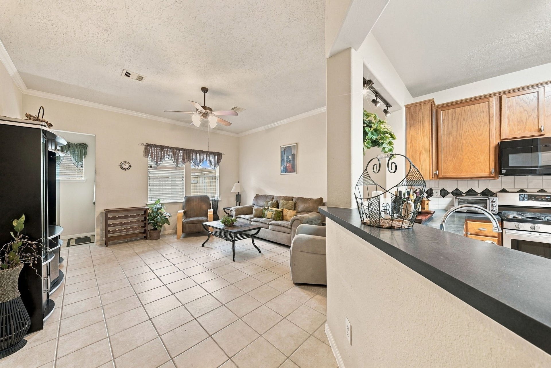 4710 Arbor Lane, Pasadena, TX 77505 4710 Arbor Lane, Pasadena, TX 77505