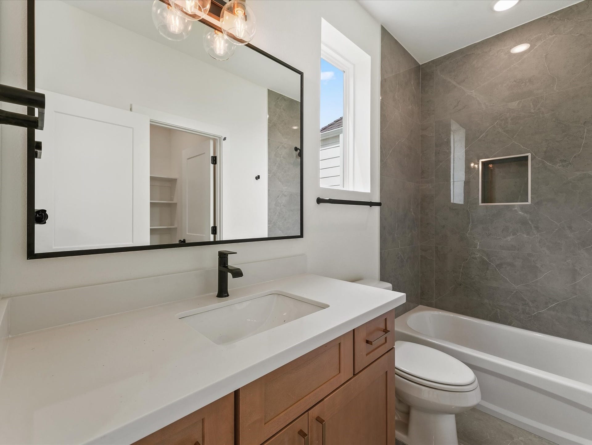 1804 Del Norte Street, #E, Houston, TX 77018 1804 Del Norte Street, #E, Houston, TX 77018