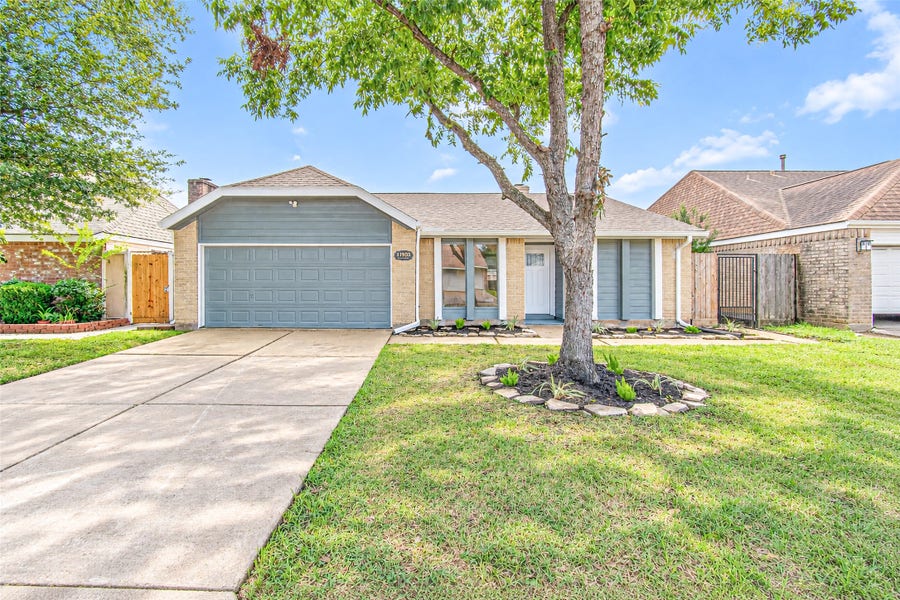 Property photo for 11935 River Meadow Lane, Meadows Place, TX