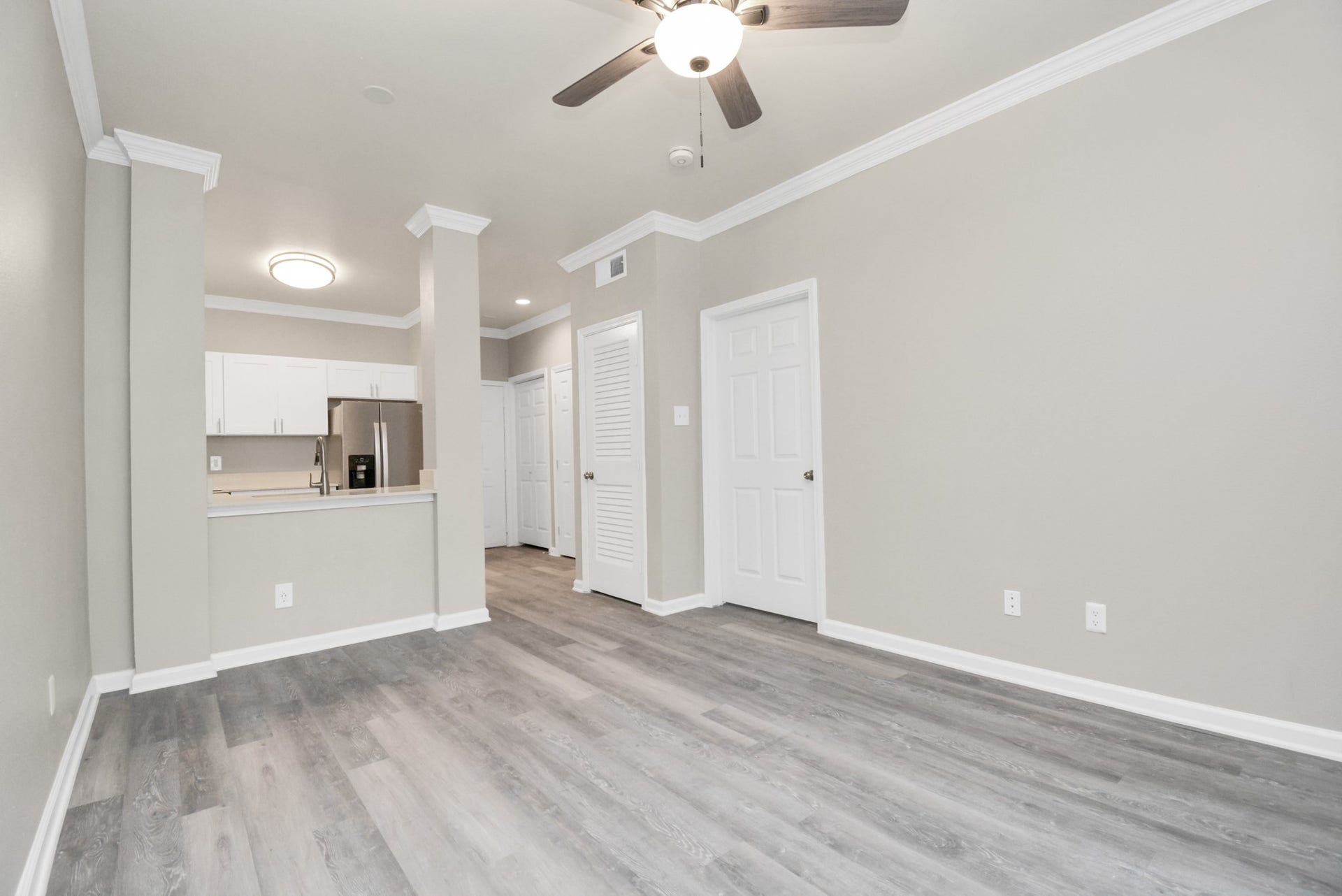 2222 Maroneal Street, #0622, Houston, TX 77030 Photos displayed may be of similar apartments or floor plans featuring the same finishes.