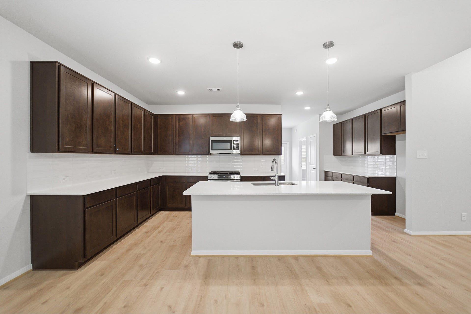 768 Red Mulberry Street, La Marque, TX 77568 768 Red Mulberry Street, La Marque, TX 77568