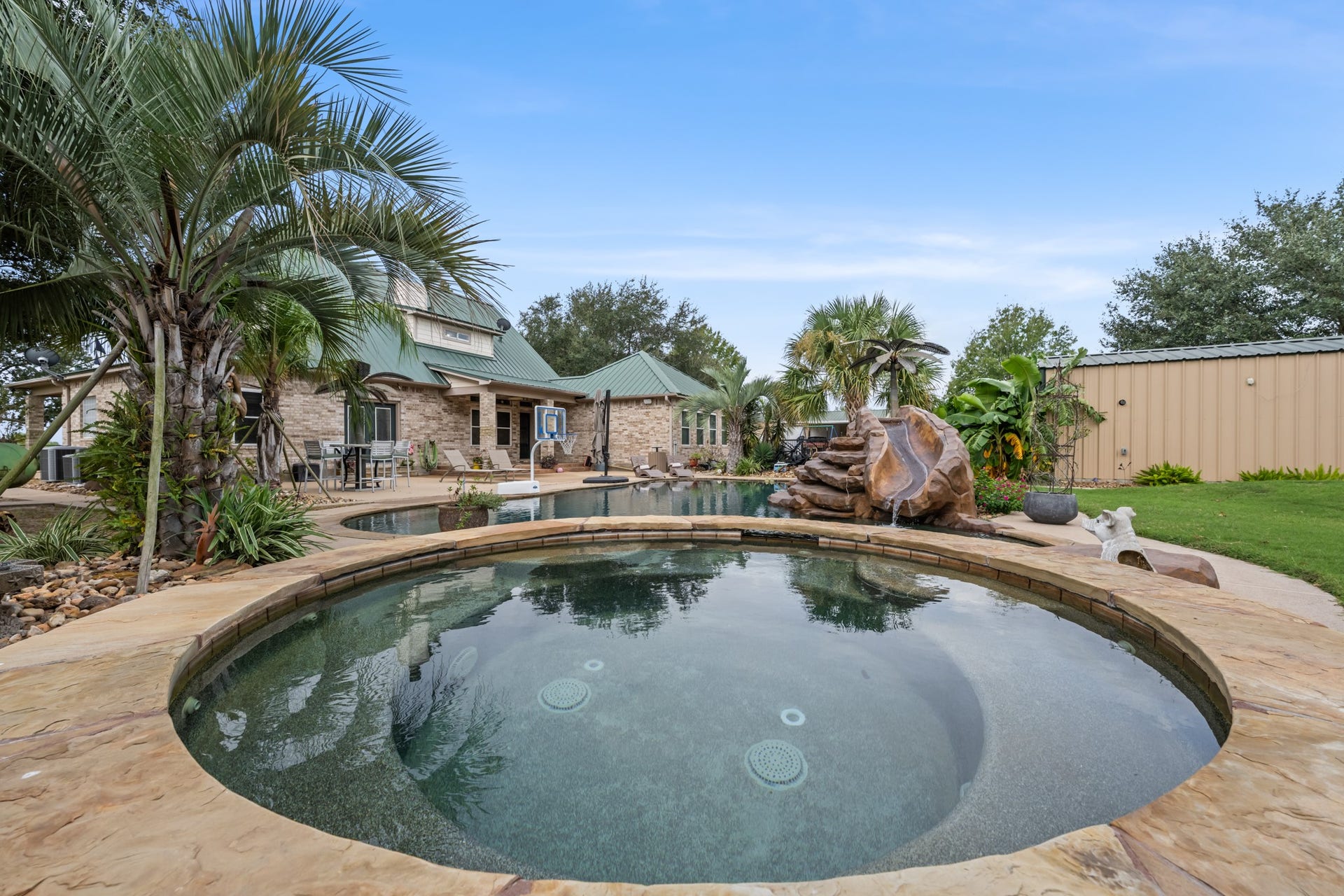28030 Betka Road, Hockley, TX 77447 built in hot tub