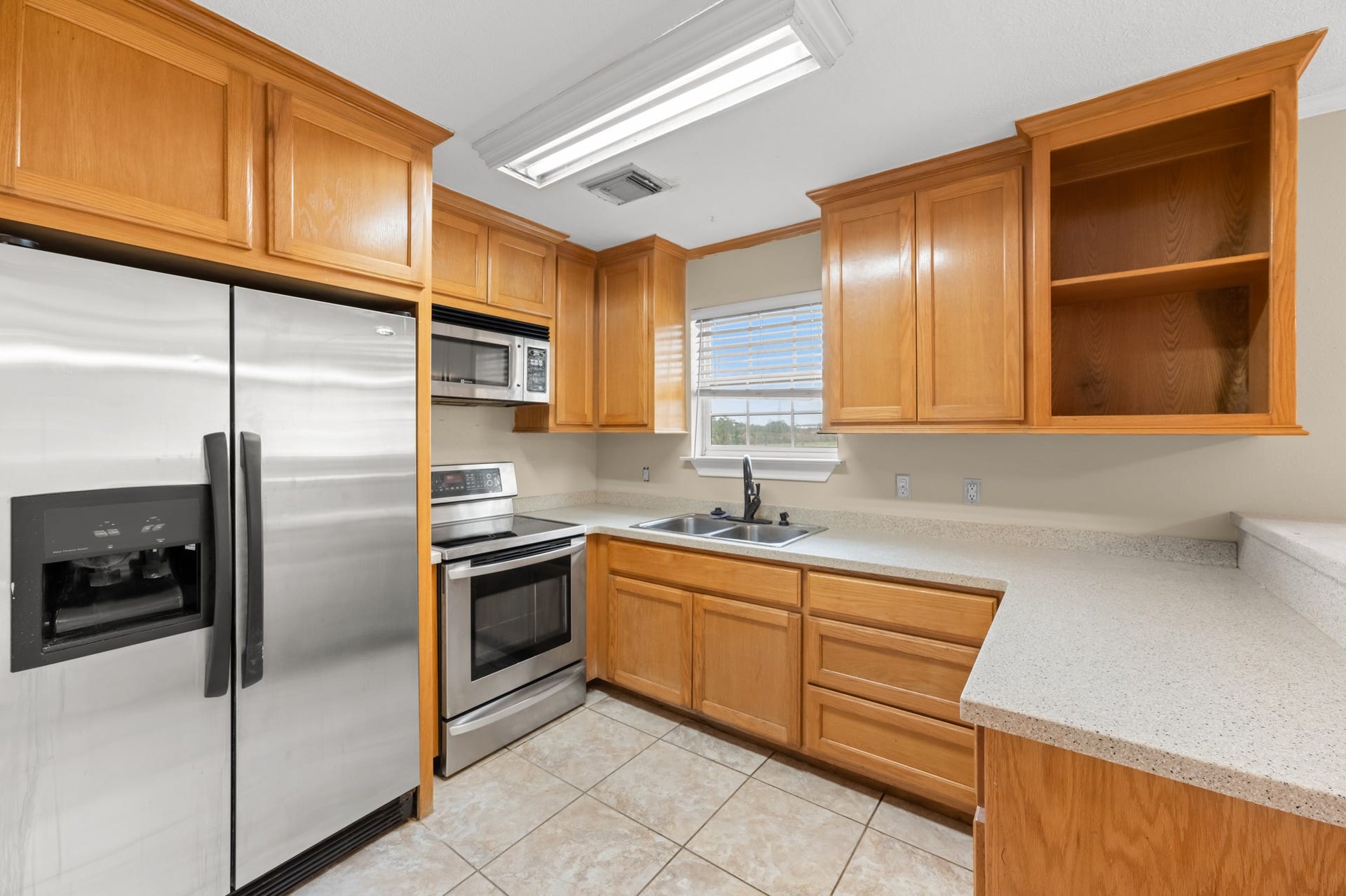 28030 Betka Road, Hockley, TX 77447 apartment kitchen