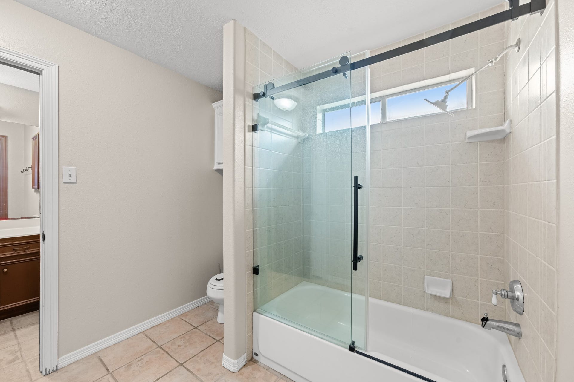 28030 Betka Road, Hockley, TX 77447 3rd bathroom