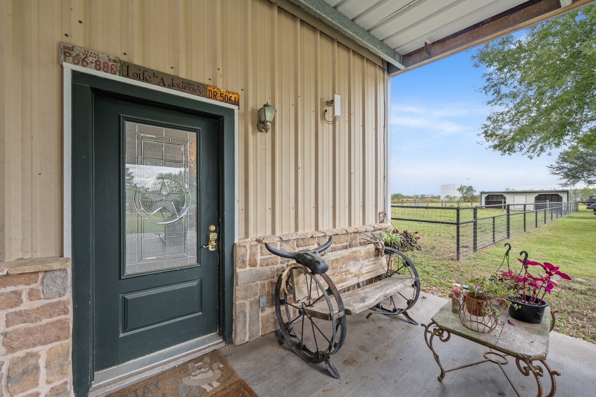 28030 Betka Road, Hockley, TX 77447 entrance to apartment