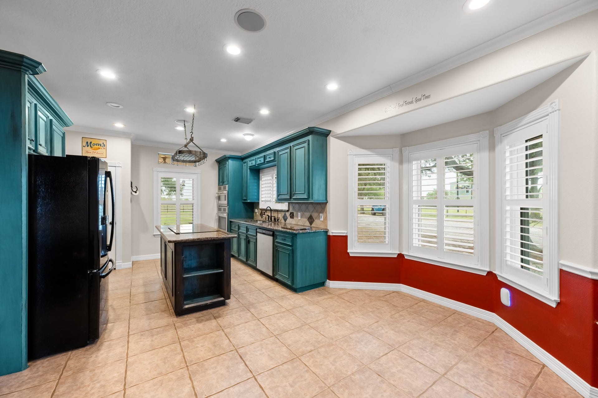 28030 Betka Road, Hockley, TX 77447 breakfast area