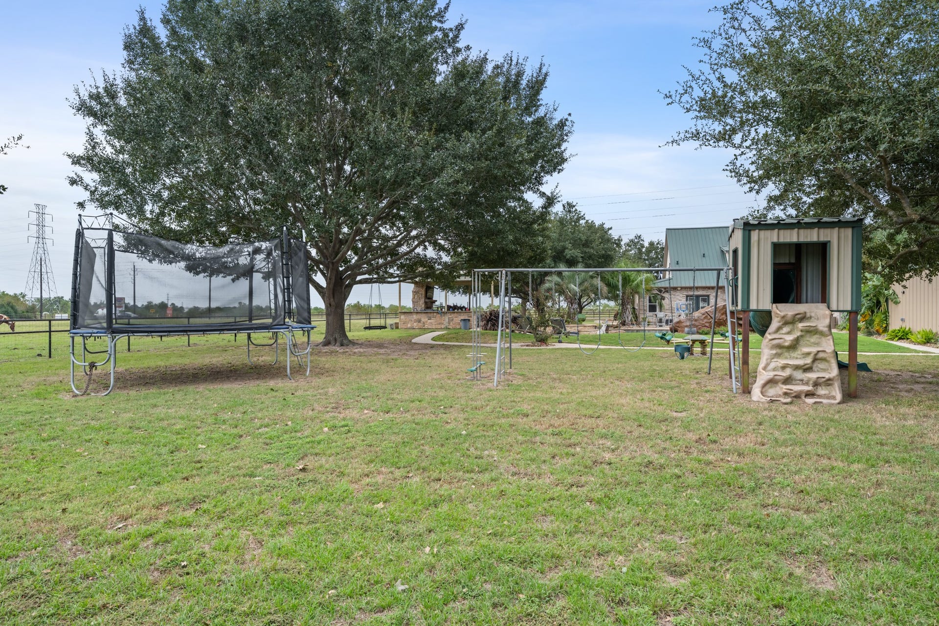 28030 Betka Road, Hockley, TX 77447 lots of space for family gatherings