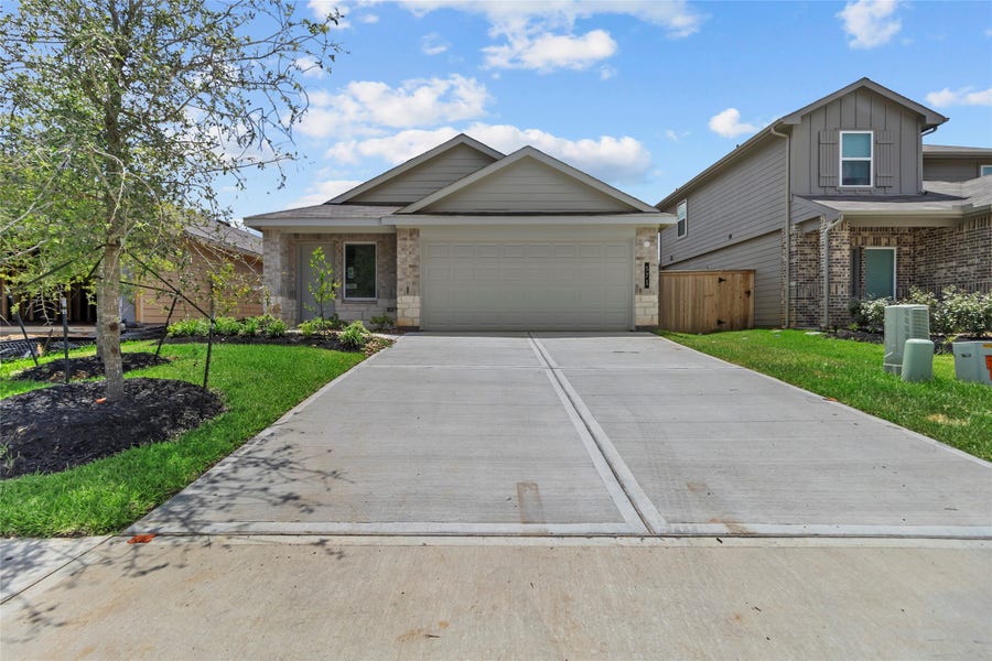 Property photo for 571 Belle Springs Lane, Conroe, TX