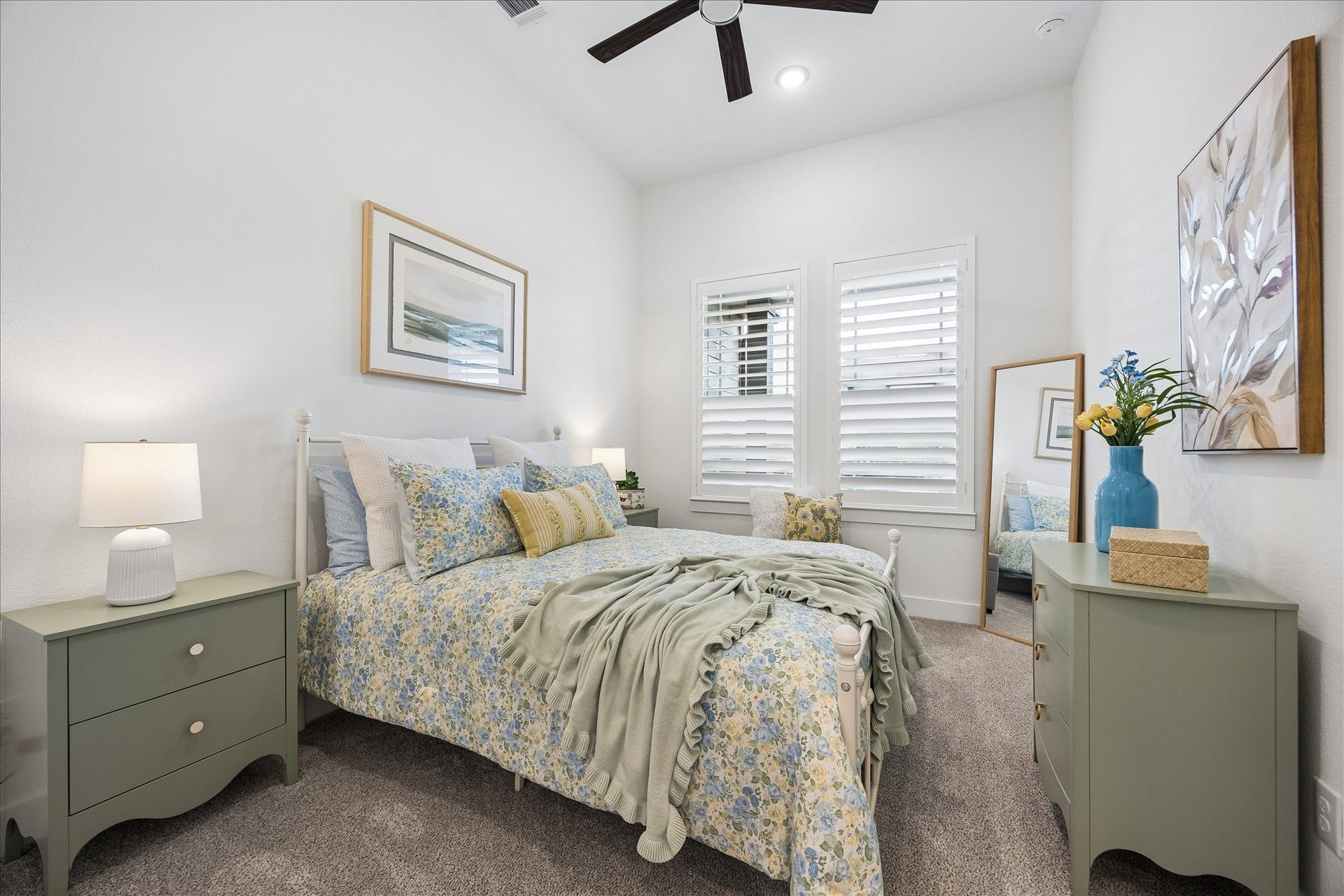 32438 Violet Dancer Court, Fulshear, TX 77441 One of the three secondary bedrooms featuring custom plantation shutter, upgraded carpet and ceiling fan.