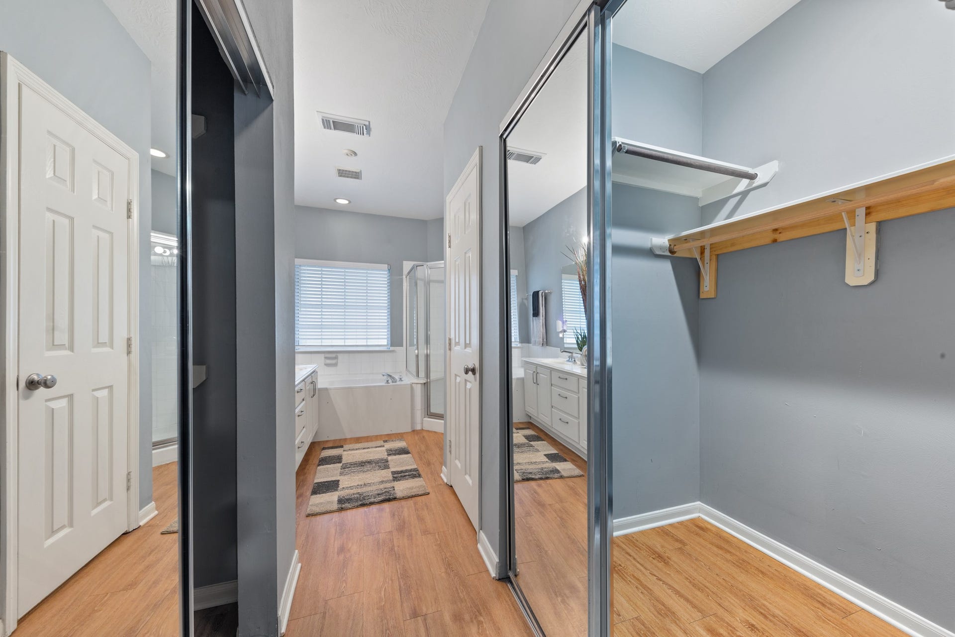 30 Endor Forest Place, The Woodlands, TX 77382 30 Endor Forest Place, The Woodlands, TX 77382