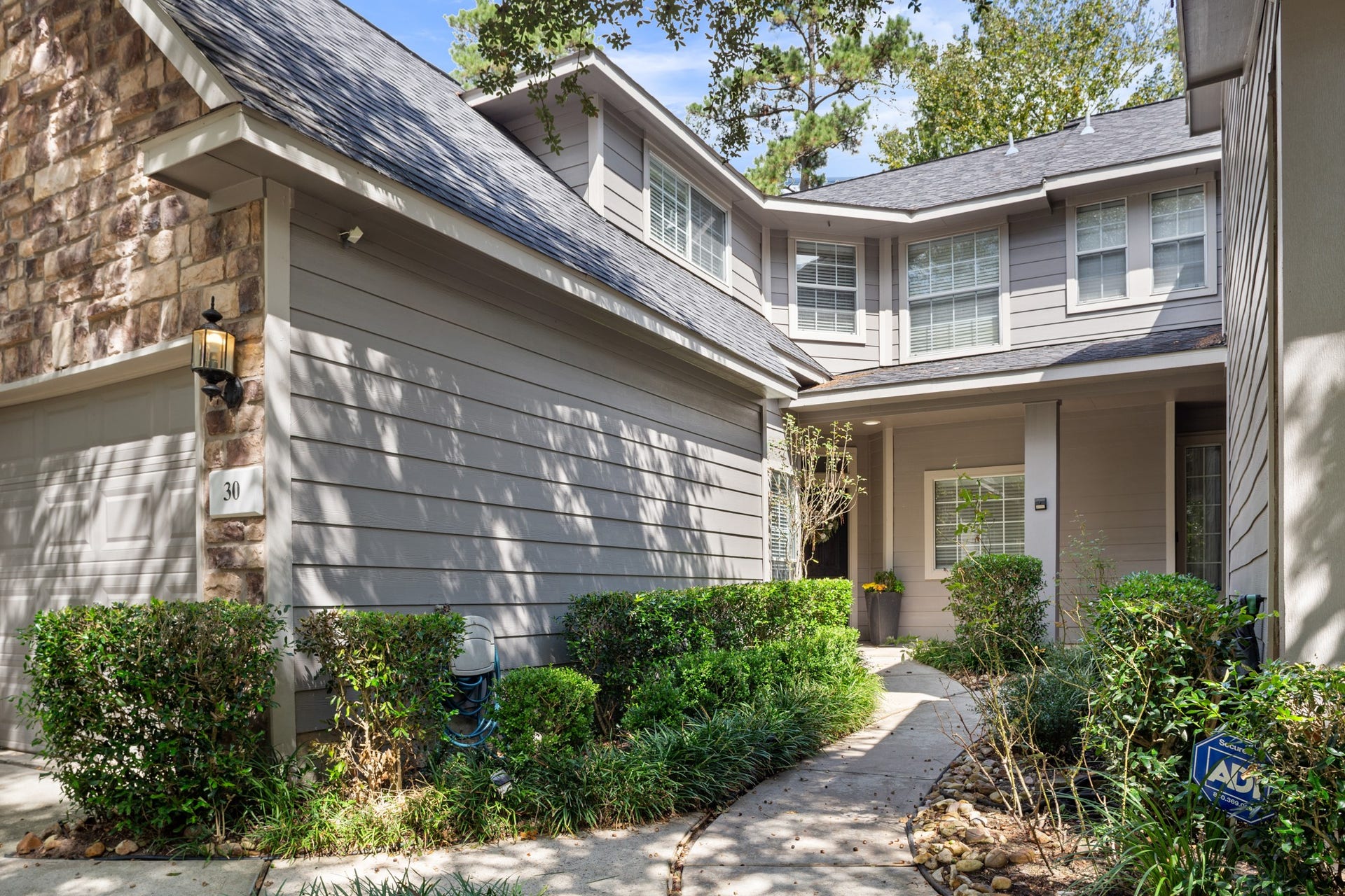 30 Endor Forest Place, The Woodlands, TX 77382 30 Endor Forest Place, The Woodlands, TX 77382