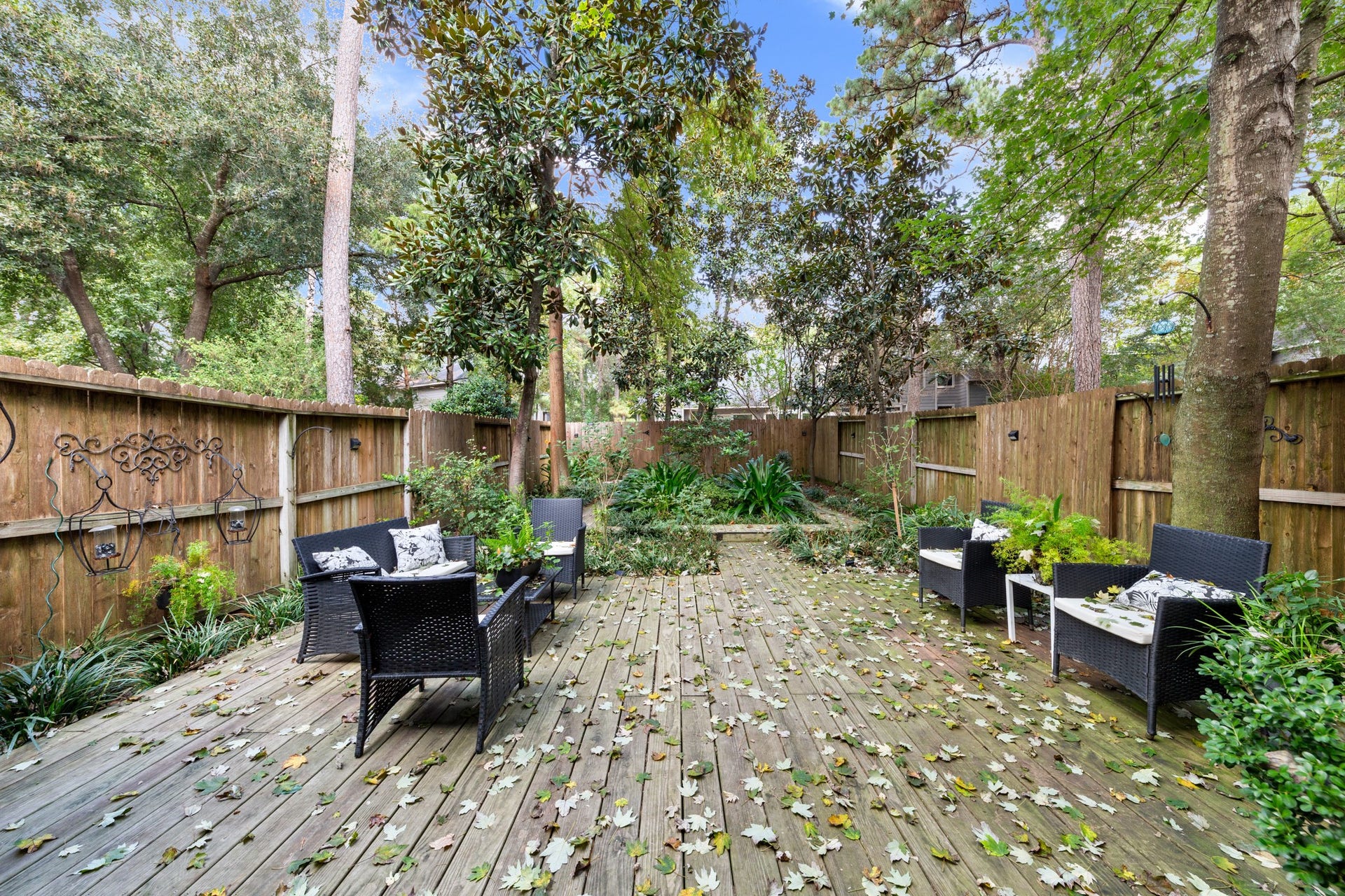 30 Endor Forest Place, The Woodlands, TX 77382 30 Endor Forest Place, The Woodlands, TX 77382