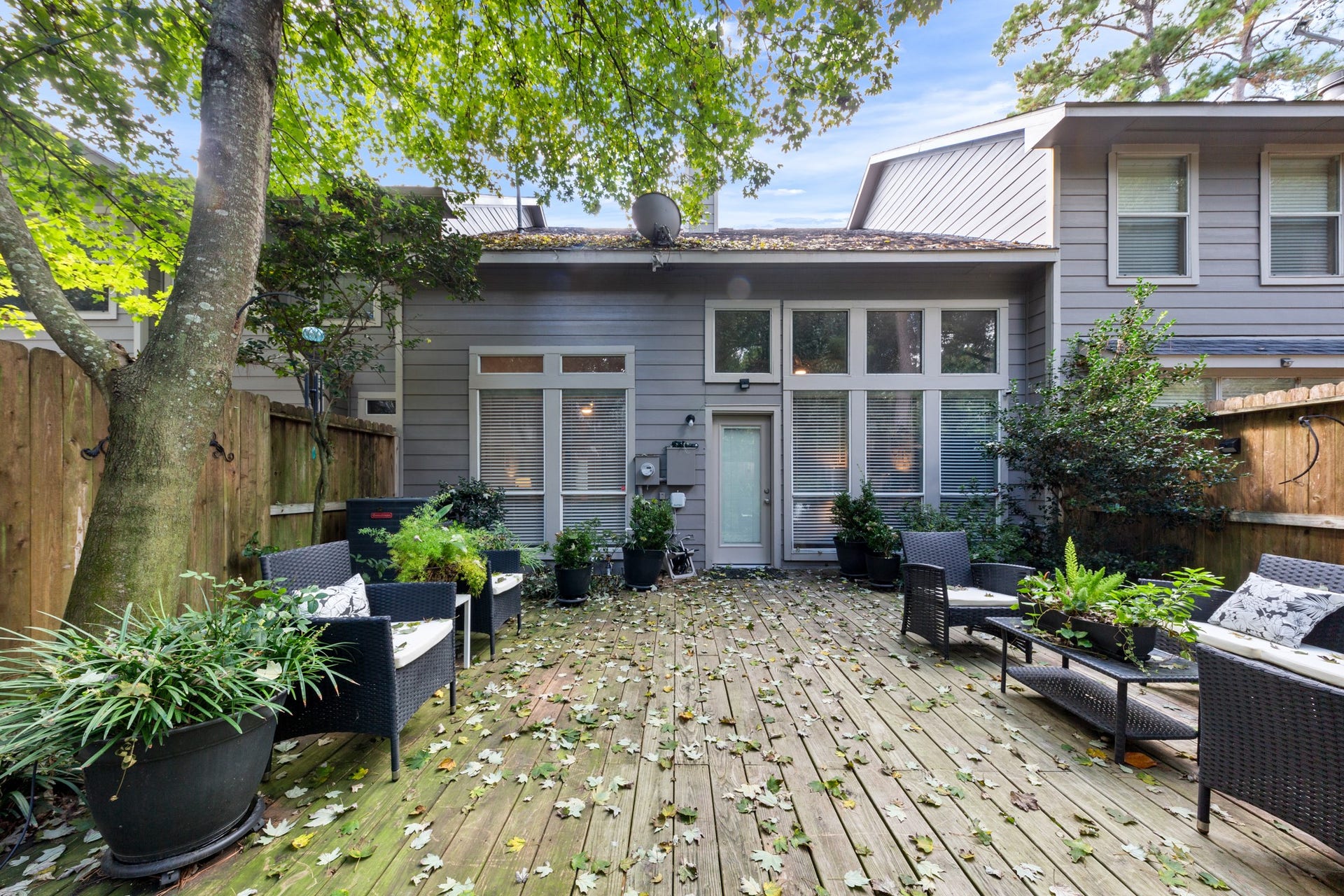 30 Endor Forest Place, The Woodlands, TX 77382 30 Endor Forest Place, The Woodlands, TX 77382
