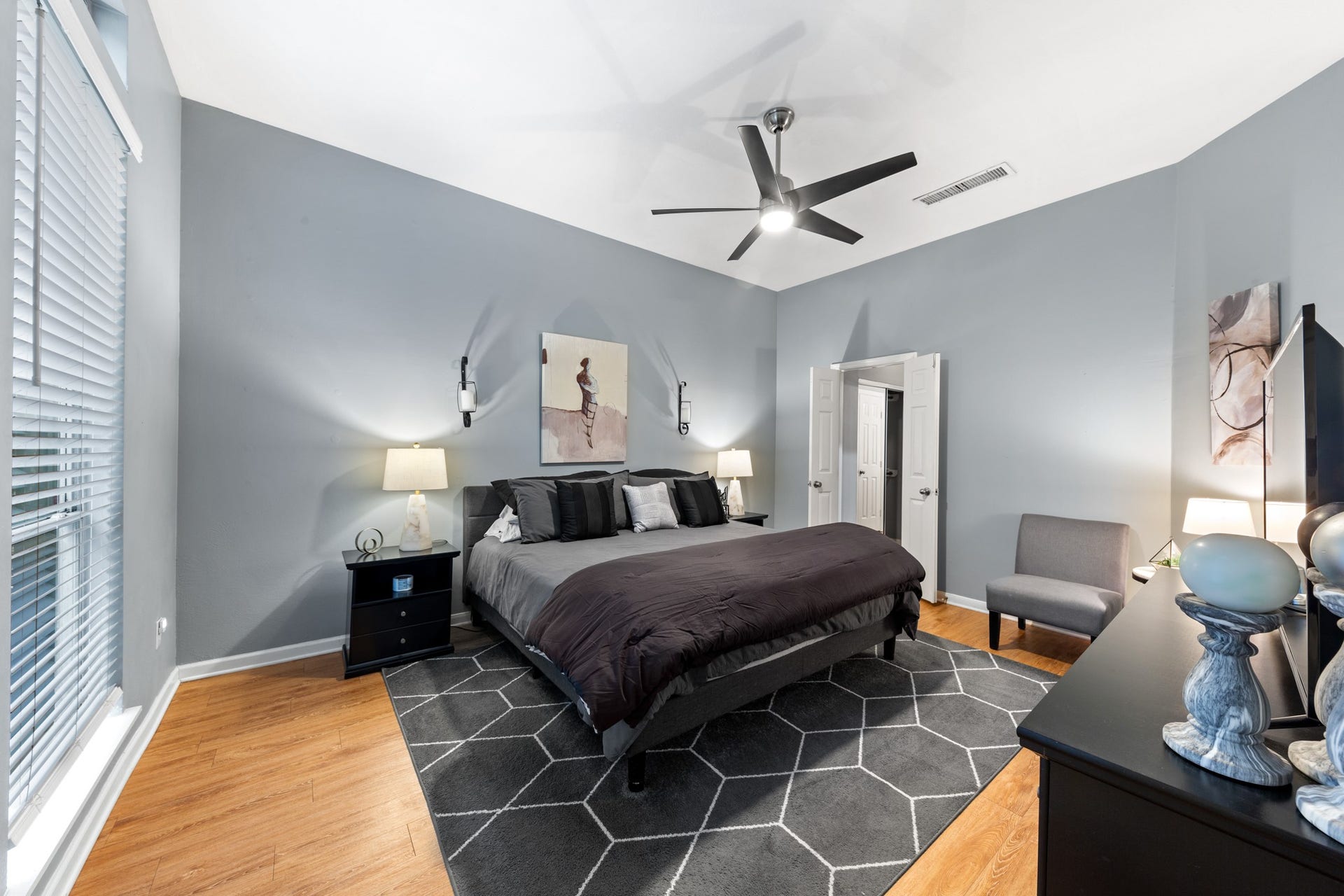 30 Endor Forest Place, The Woodlands, TX 77382 30 Endor Forest Place, The Woodlands, TX 77382
