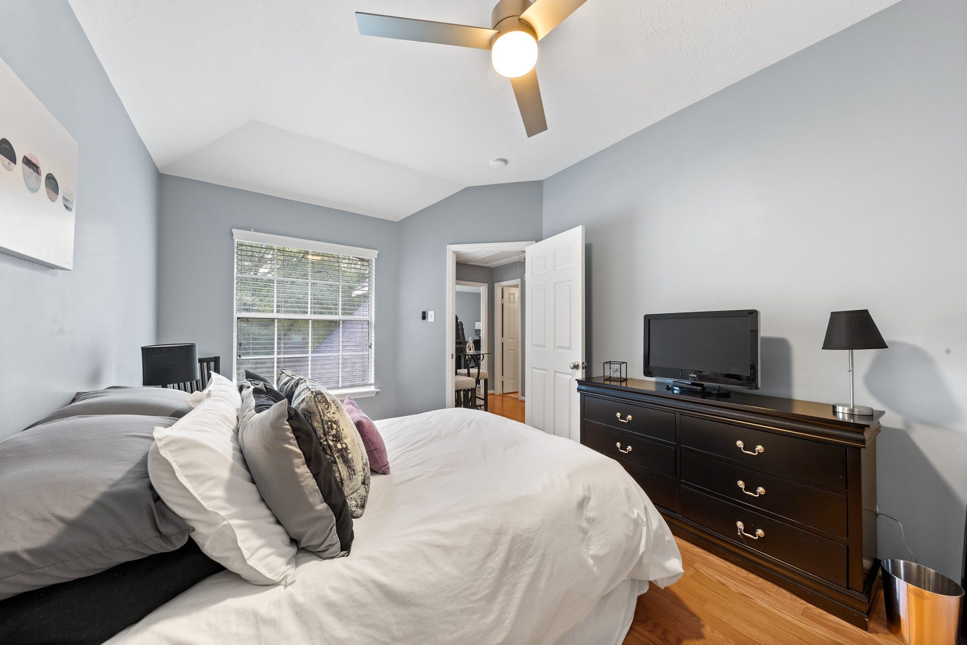 30 Endor Forest Place, The Woodlands, TX 77382 30 Endor Forest Place, The Woodlands, TX 77382