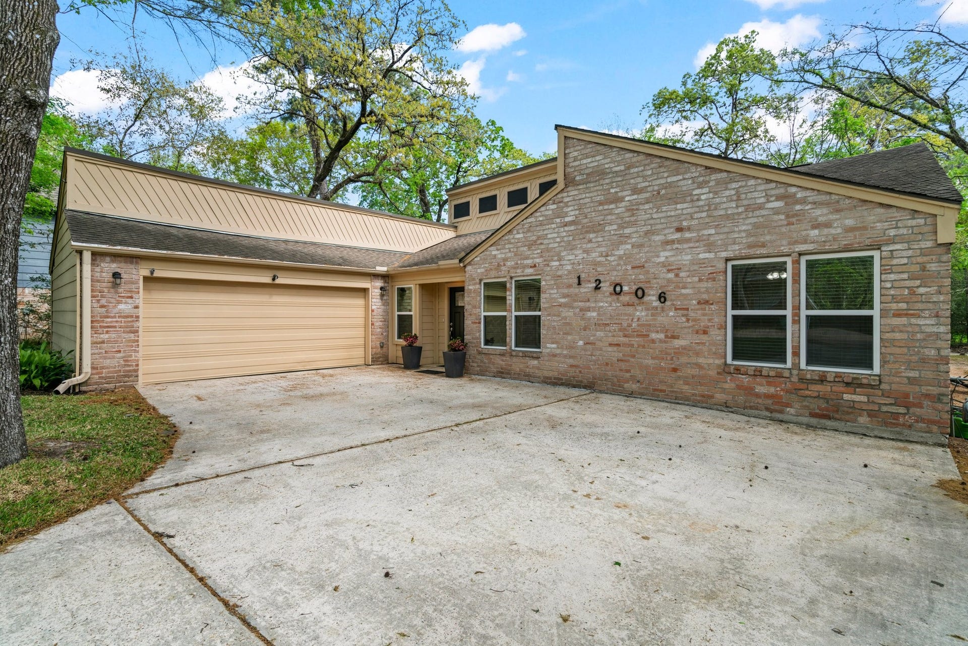 12006 Acorn Oak Street, The Woodlands, TX 77380