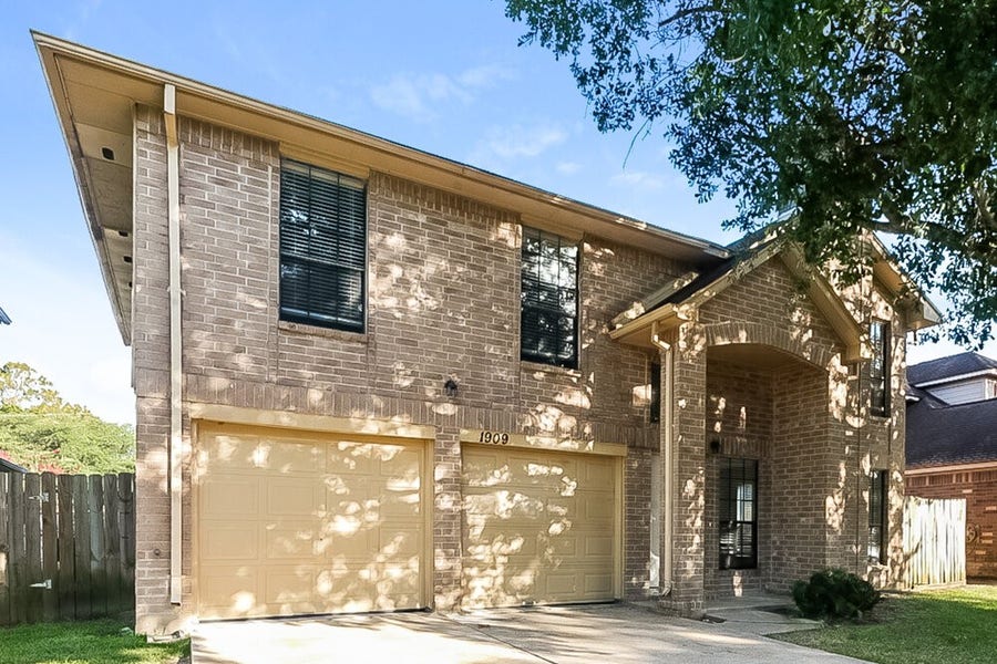 Property photo for 1909 Wildwood Ridge Drive, Missouri City, TX