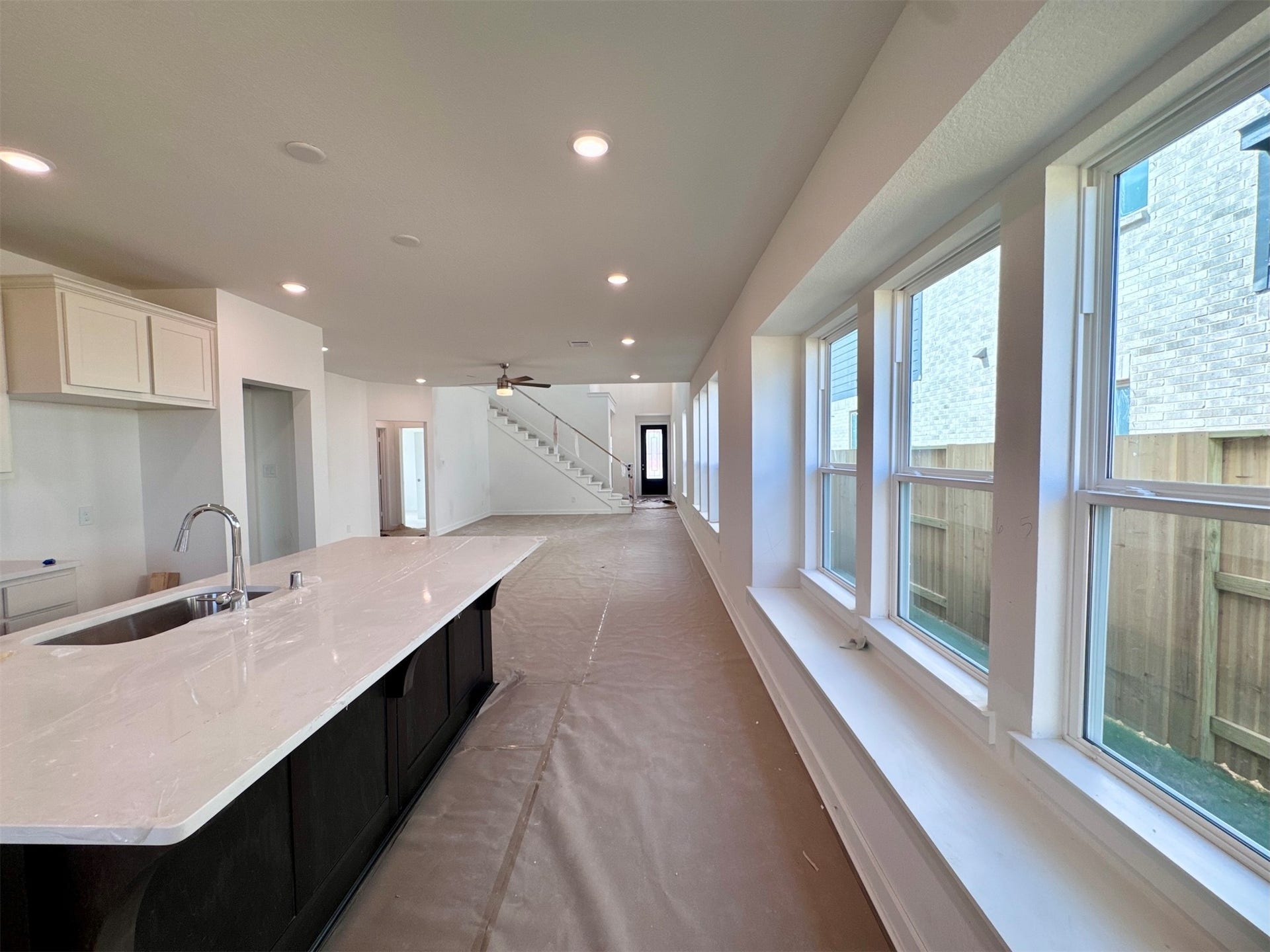 5219 Sistine Drive, Manvel, TX 77578 Having a built in bench in the kitchen is everyone's favorite touch so loved ones can truly gather during the holidays!