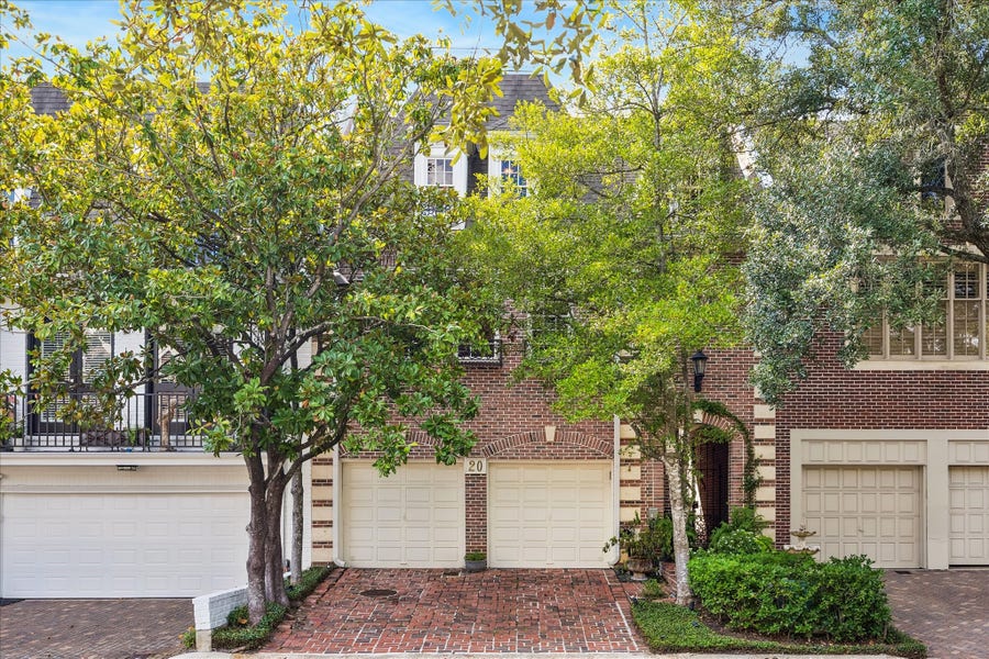 Property photo for 20 Pine Briar Circle, Houston, TX