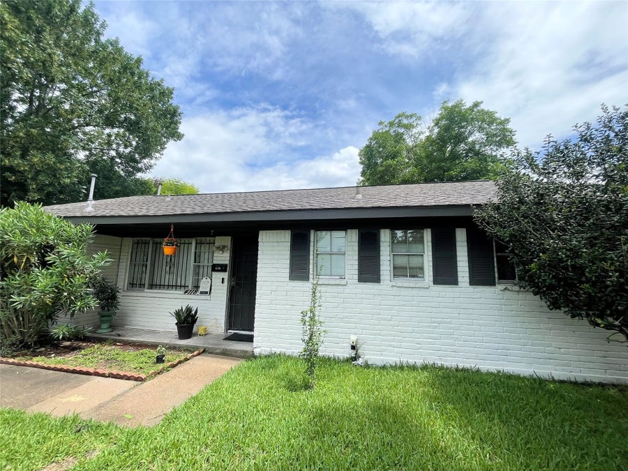 Property photo for 4118 Ebbtide Drive, Houston, TX
