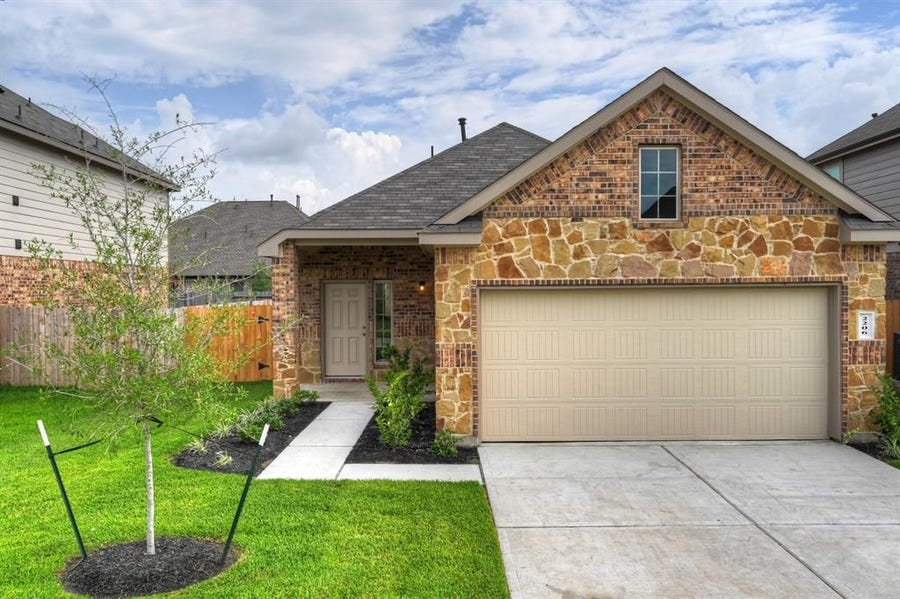 Property photo for 2206 Spring Hollow Drive, Baytown, TX