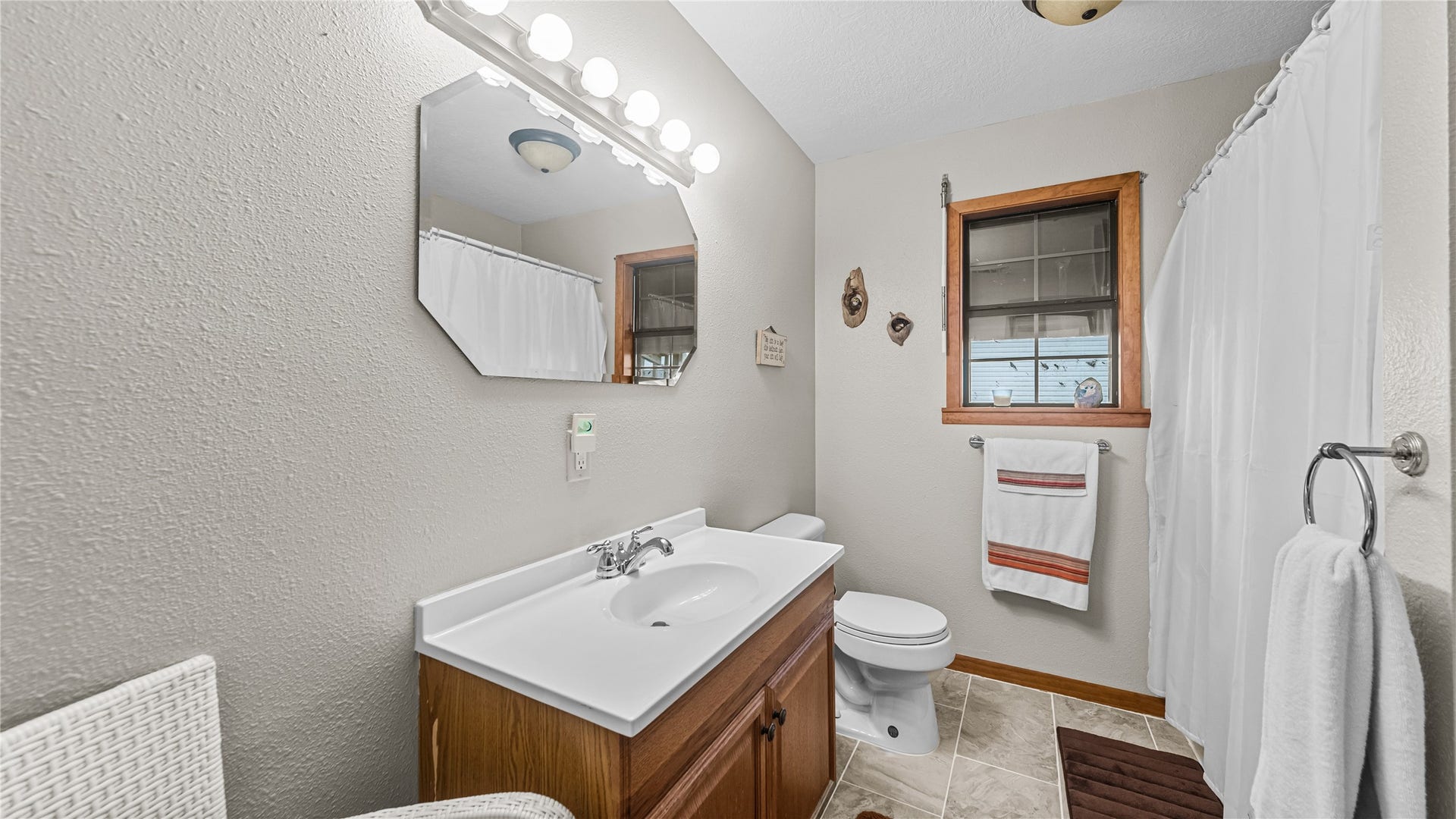 1417 8th Street, Dickinson, TX 77539 1417 8th Street, Dickinson, TX 77539