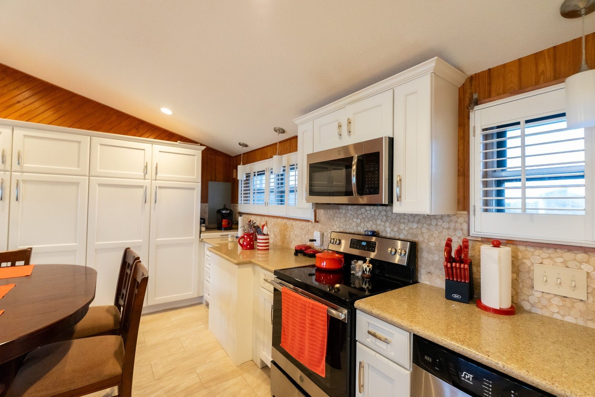 1417 8th Street, Dickinson, TX 77539 1417 8th Street, Dickinson, TX 77539
