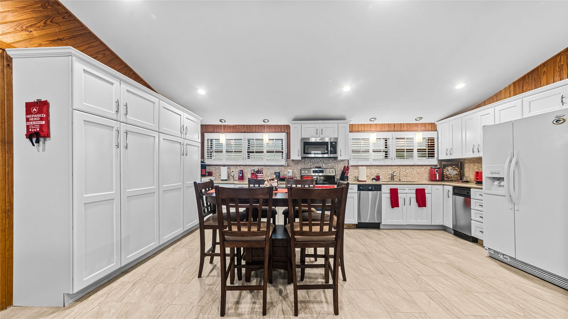 1417 8th Street, Dickinson, TX 77539 1417 8th Street, Dickinson, TX 77539