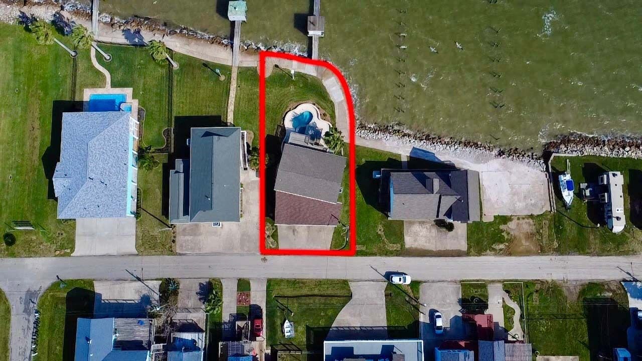 1417 8th Street, Dickinson, TX 77539 1417 8th Street, Dickinson, TX 77539