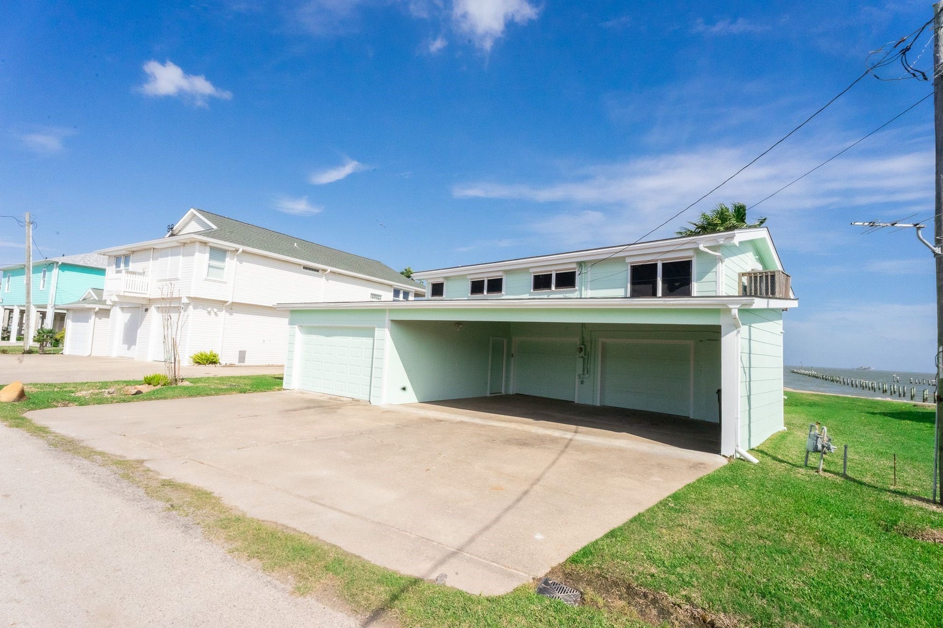 1417 8th Street, Dickinson, TX 77539 1417 8th Street, Dickinson, TX 77539