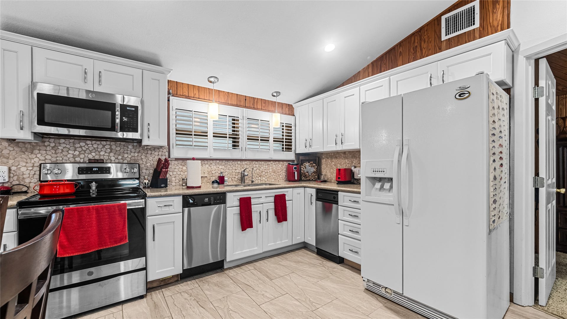 1417 8th Street, Dickinson, TX 77539 1417 8th Street, Dickinson, TX 77539