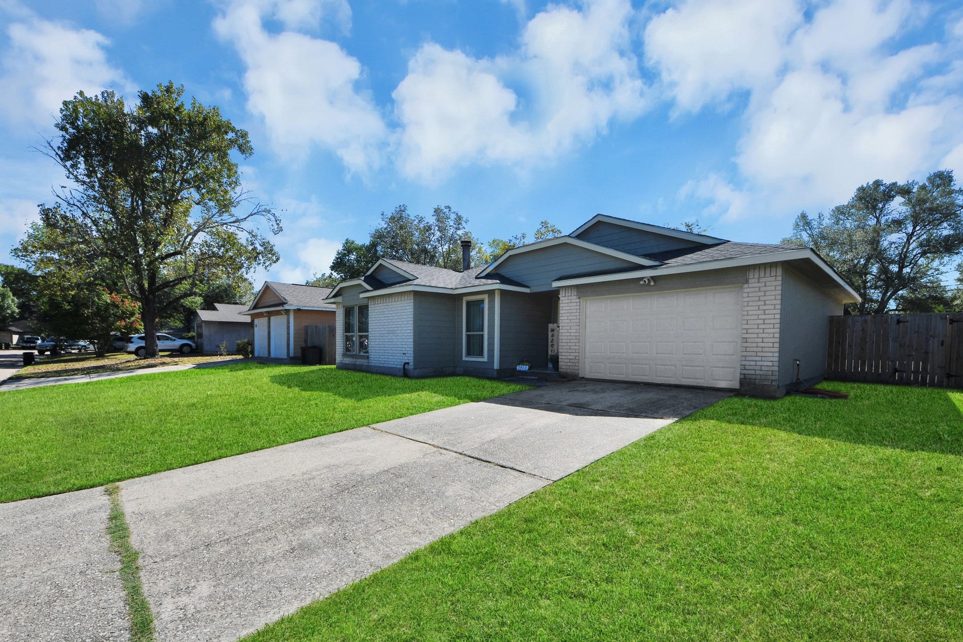 Welcome to 7910 Bluejay Twin Circle! This charming single-story home features an attractive brick exterior, updated siding, a two-car garage, and a spacious front lawn. A wonderful opportunity to make this home your own in the established Audubon Park community!