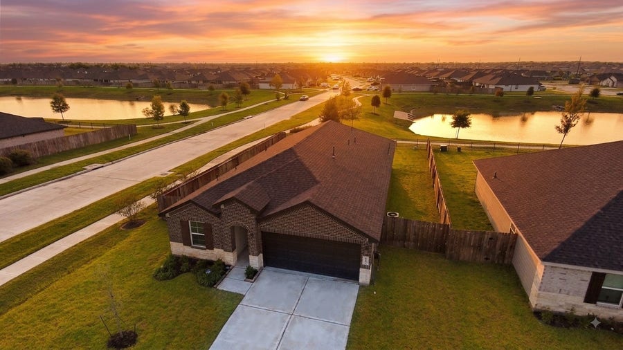 Property photo for 8510 Tropical Breeze Way, Rosharon, TX