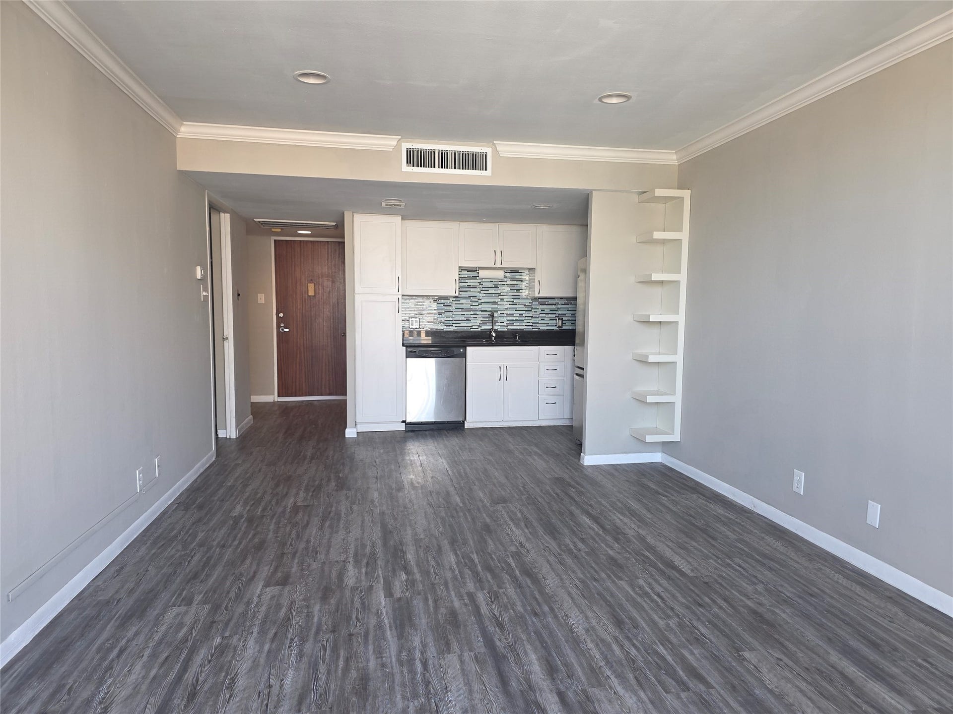 2016 Main Street, #1907, Houston, TX 77002 Open living area