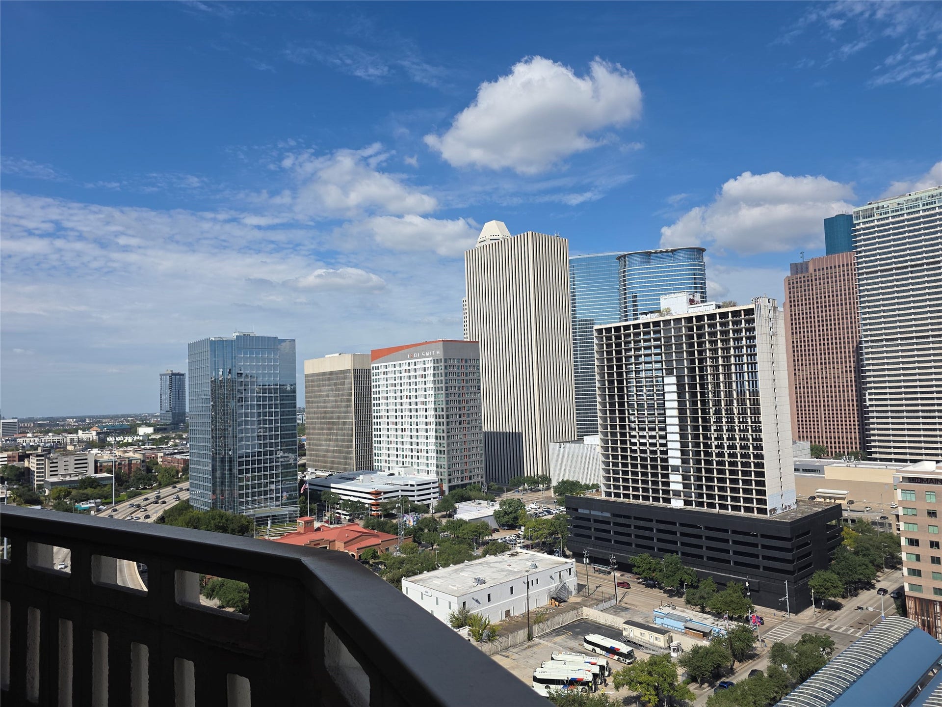 2016 Main Street, #1907, Houston, TX 77002 2016 Main Street, #1907, Houston, TX 77002