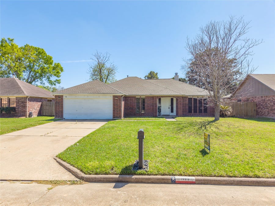 Property photo for 19519 Mallard Lake Lane, Houston, TX