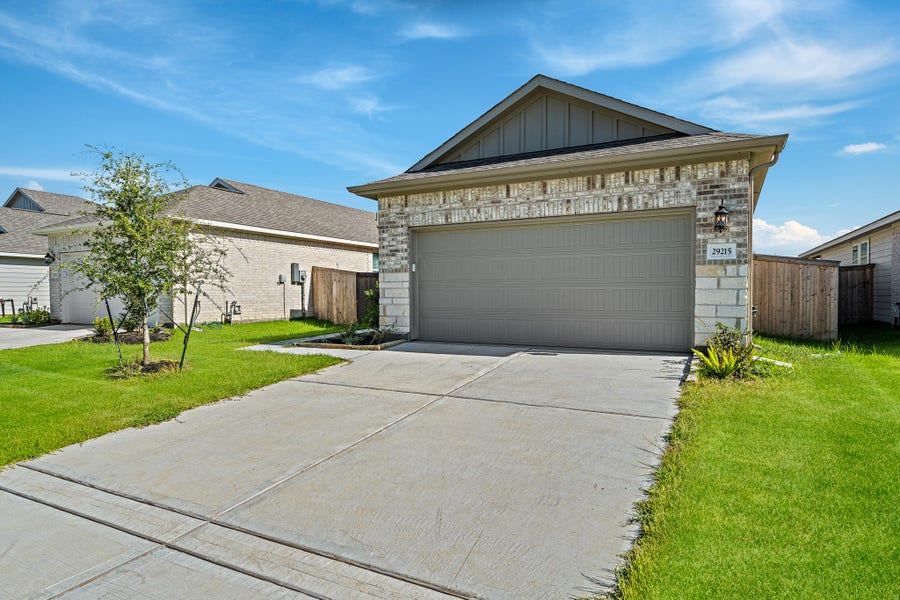 Property photo for 29215 Farmhouse Estates Dr, Waller, TX