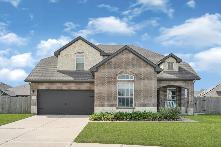 Property photo for 302 Vineyard Court, Alvin, TX