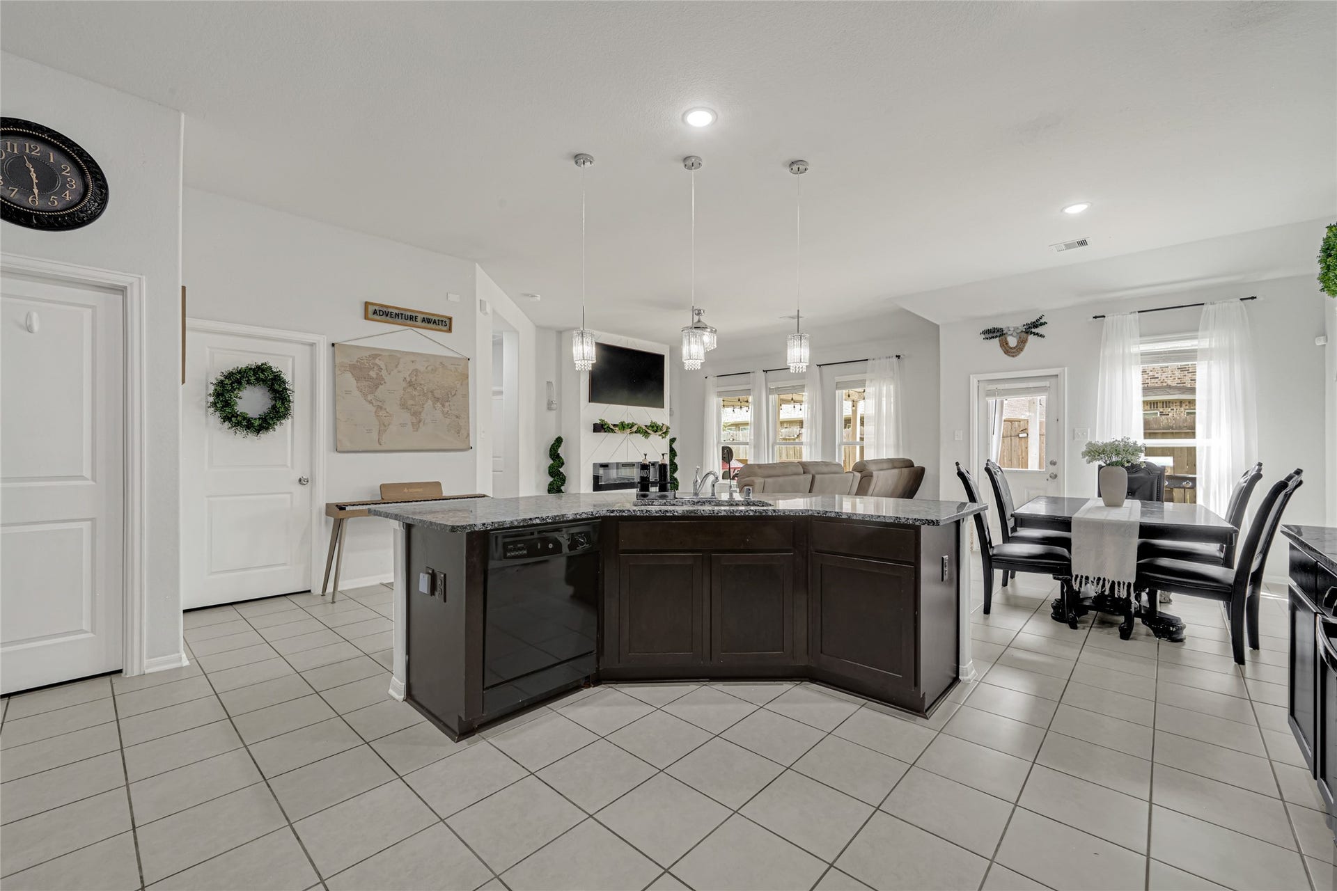 302 Vineyard Court, Alvin, TX 77511 302 Vineyard Court, Alvin, TX 77511