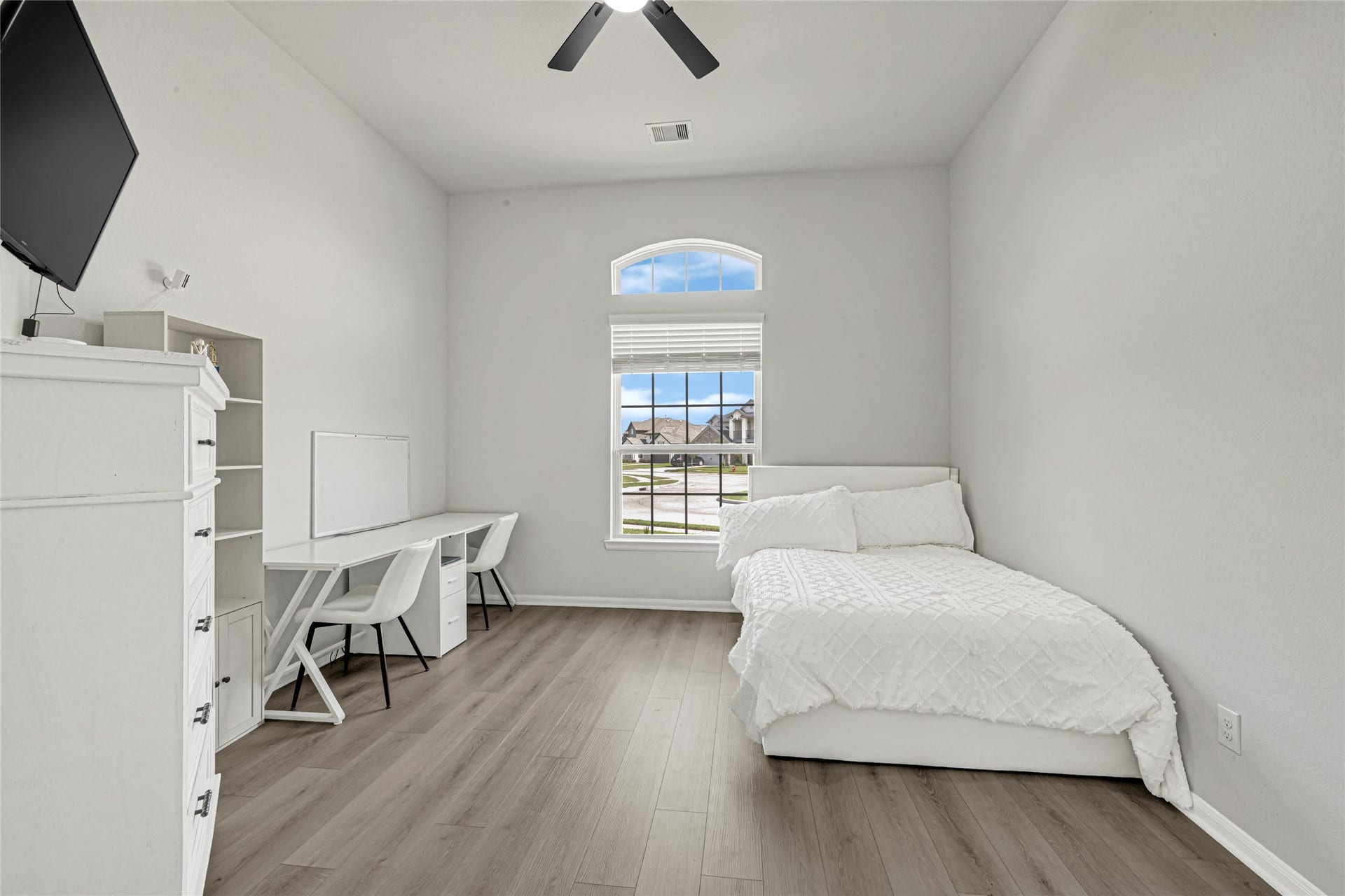 302 Vineyard Court, Alvin, TX 77511 302 Vineyard Court, Alvin, TX 77511