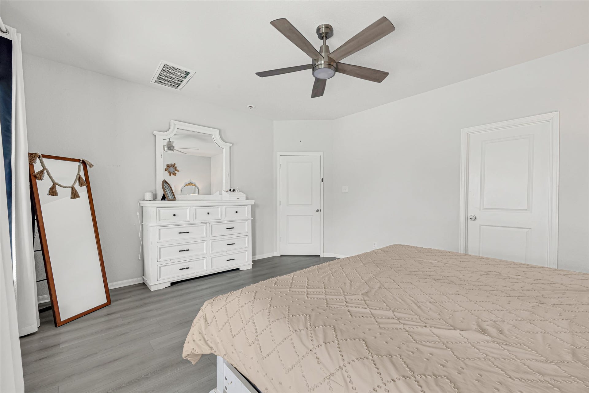 302 Vineyard Court, Alvin, TX 77511 302 Vineyard Court, Alvin, TX 77511