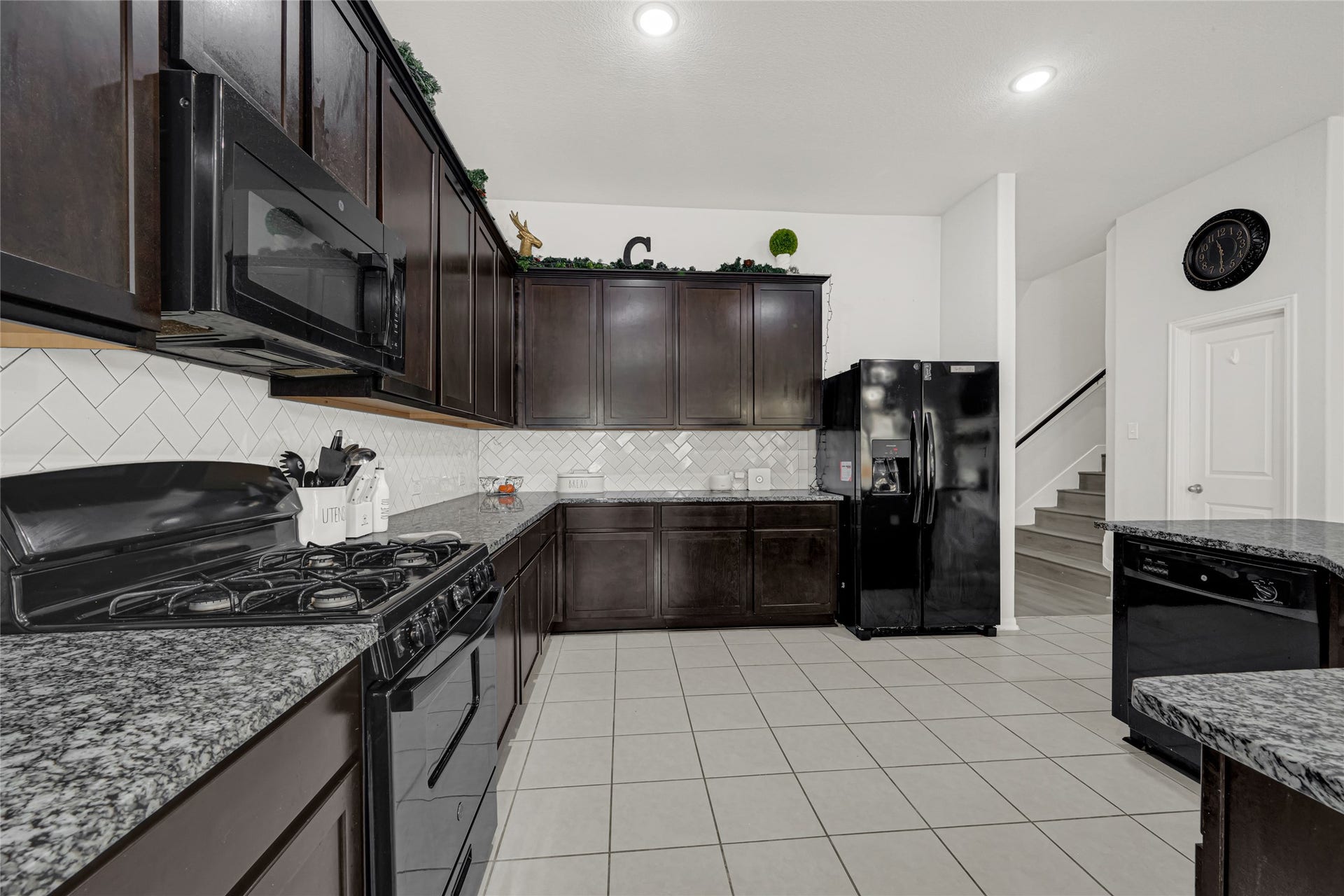 302 Vineyard Court, Alvin, TX 77511 302 Vineyard Court, Alvin, TX 77511