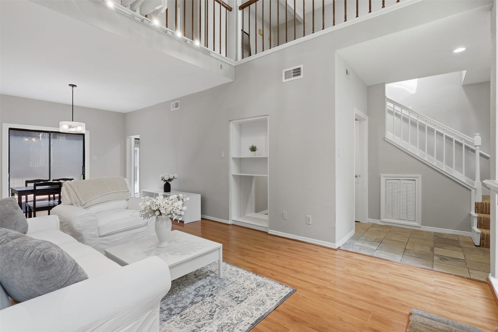 701 Bering Drive, #102, Houston, TX 77057 701 Bering Drive, #102, Houston, TX 77057