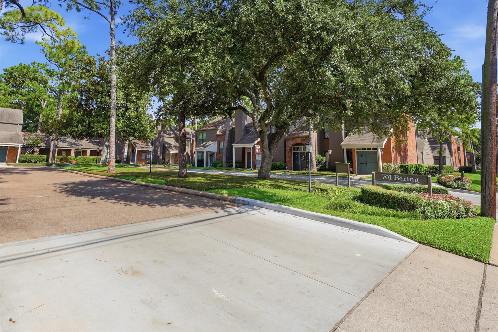 701 Bering Drive, #102, Houston, TX 77057 701 Bering Drive, #102, Houston, TX 77057