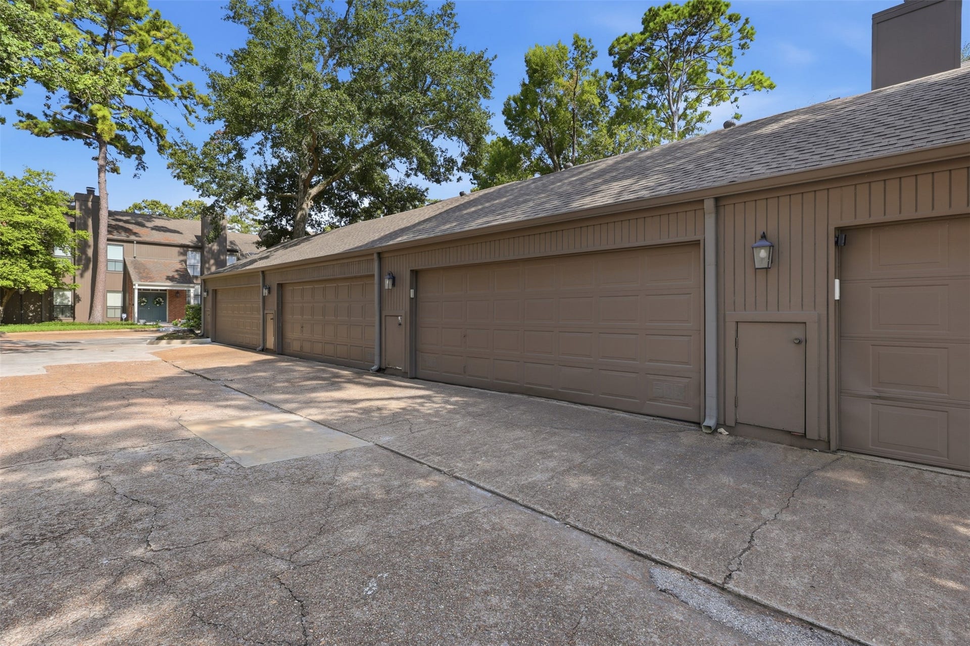 701 Bering Drive, #102, Houston, TX 77057 701 Bering Drive, #102, Houston, TX 77057