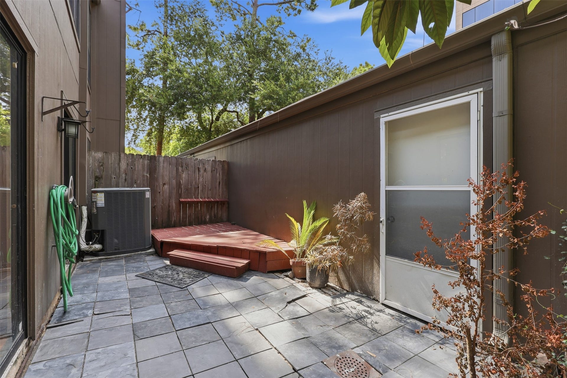 701 Bering Drive, #102, Houston, TX 77057 701 Bering Drive, #102, Houston, TX 77057