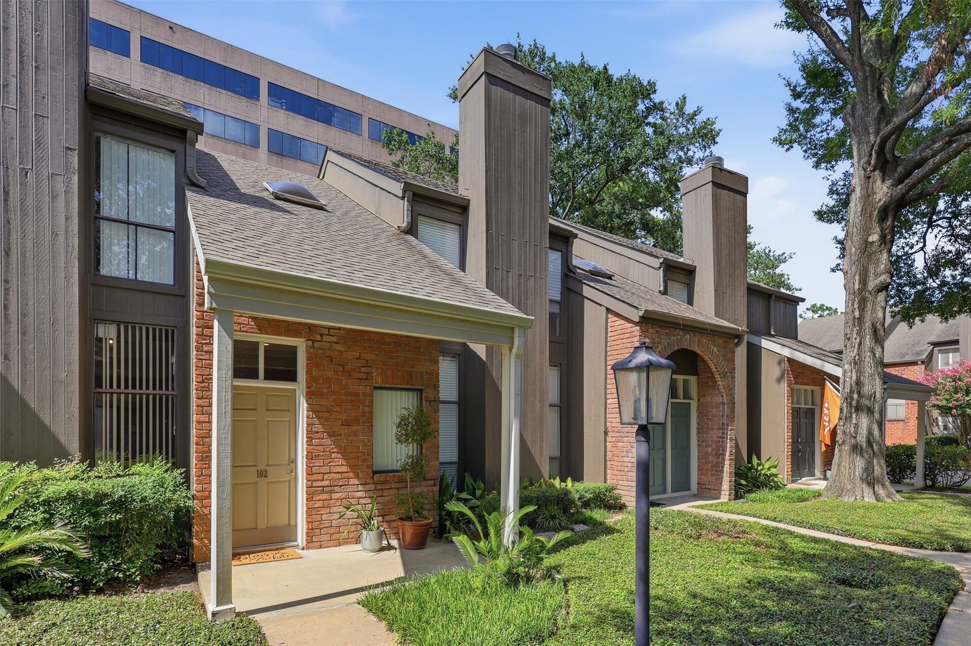 701 Bering Drive, #102, Houston, TX 77057 701 Bering Drive, #102, Houston, TX 77057