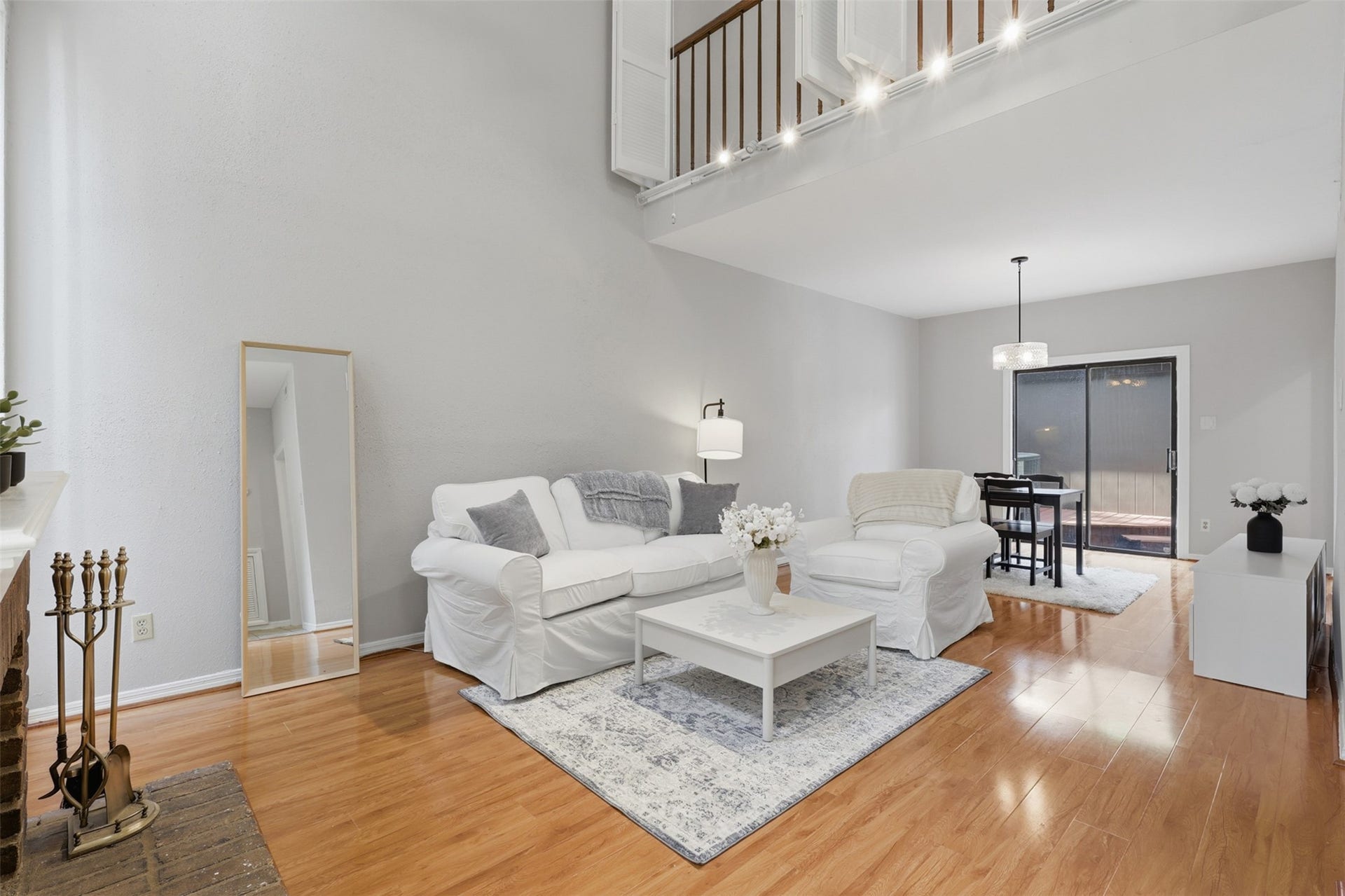 701 Bering Drive, #102, Houston, TX 77057 701 Bering Drive, #102, Houston, TX 77057